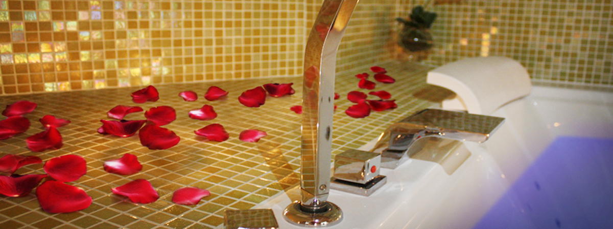 BAGNO DI PETALI